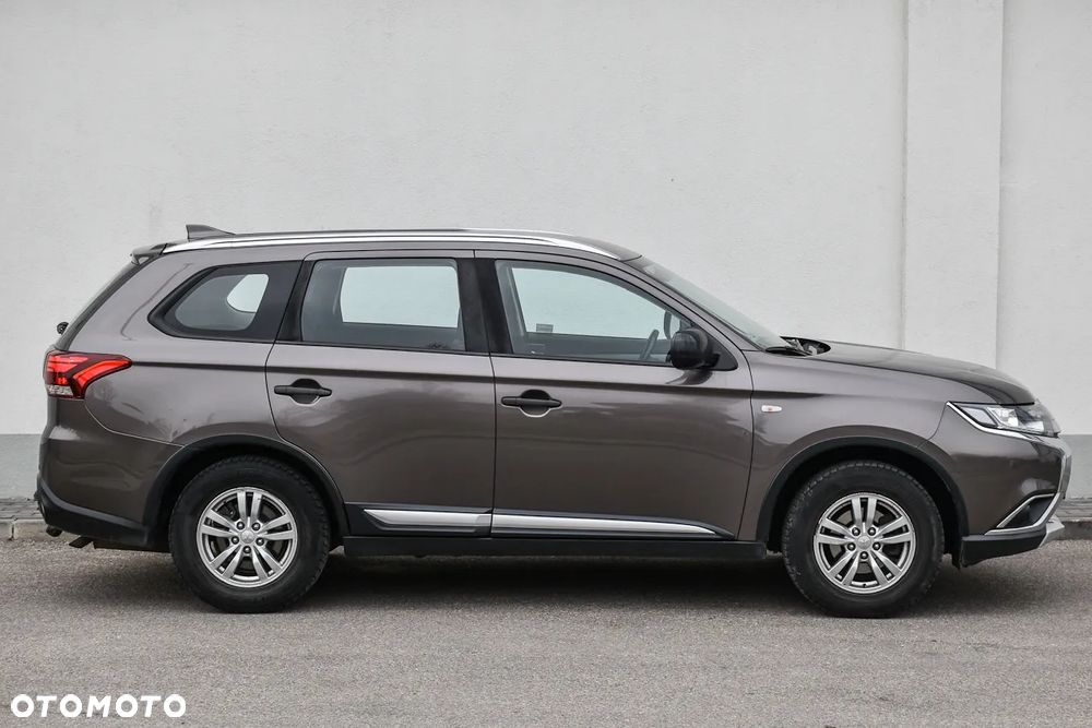 Mitsubishi Outlander 2.0 City Style 2WD - 17