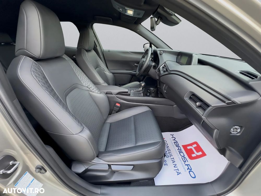 Lexus UX 250h (E-FOUR) Executive Line - 11