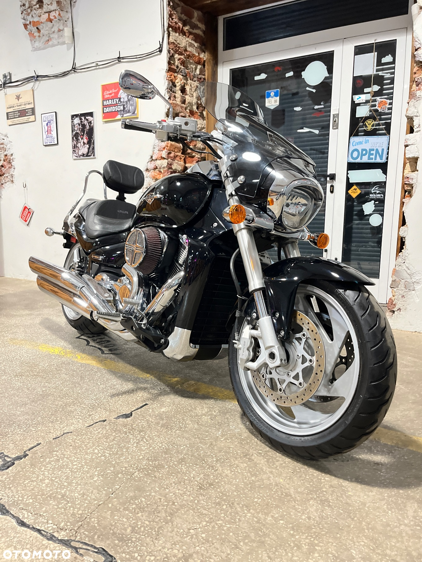Suzuki Intruder - 3