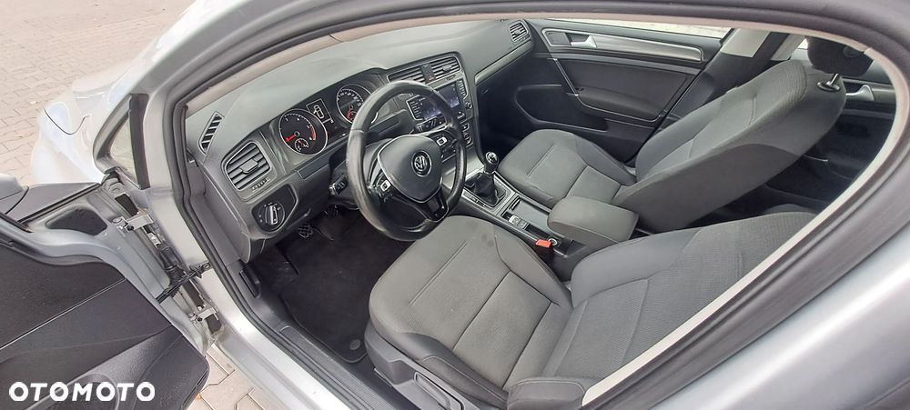 Volkswagen Golf - 15