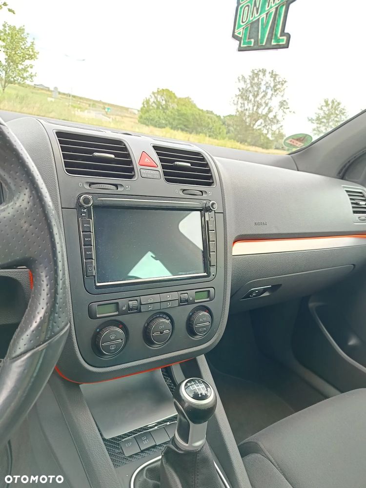 Volkswagen Golf 2.0 GTI Pirelli - 11