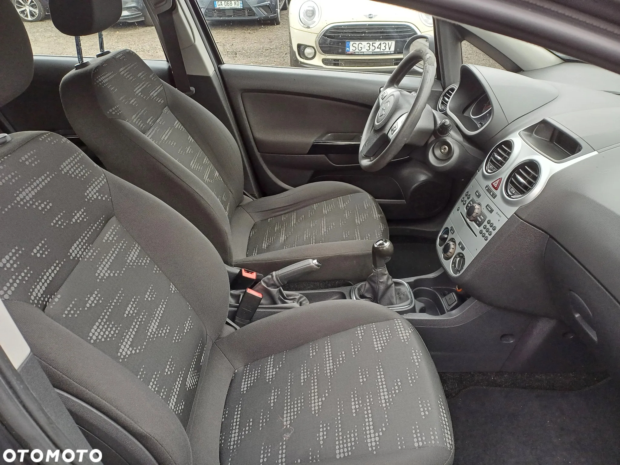Opel Corsa 1.2 16V Enjoy - 9