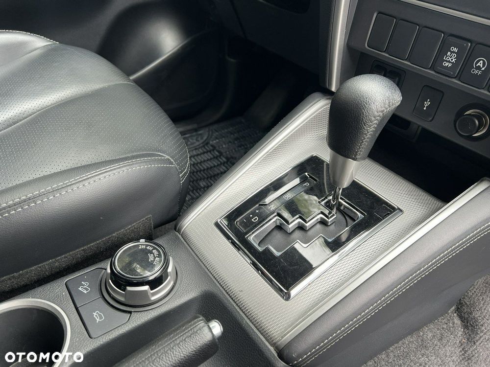Mitsubishi L200 2.2 d DC Instyle Plus - 22