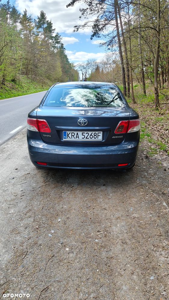 Toyota Avensis 1.8 Luna - 5