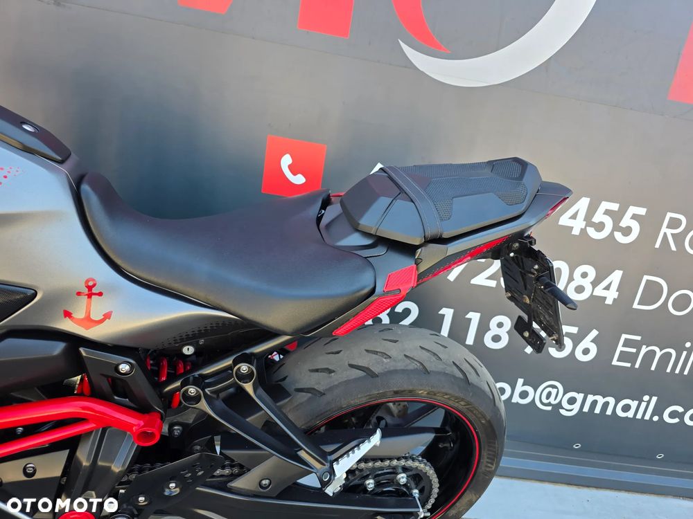 Yamaha MT - 8