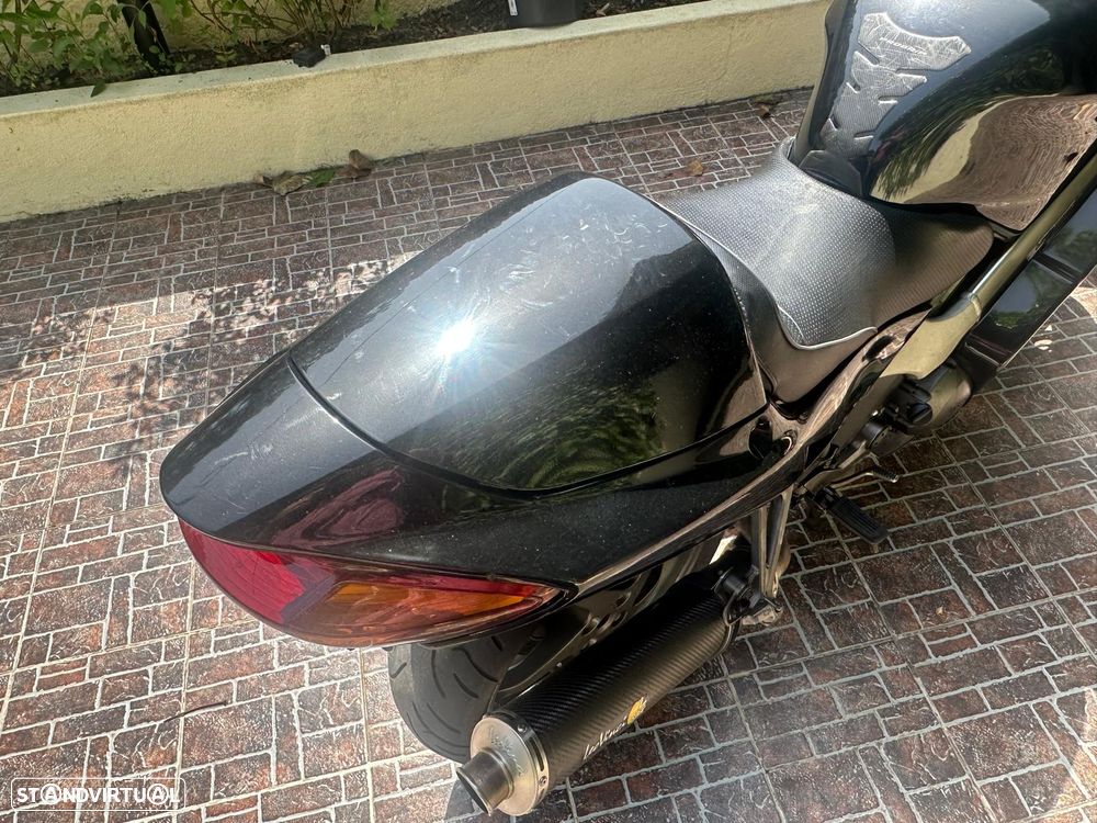 Honda VFR - 8