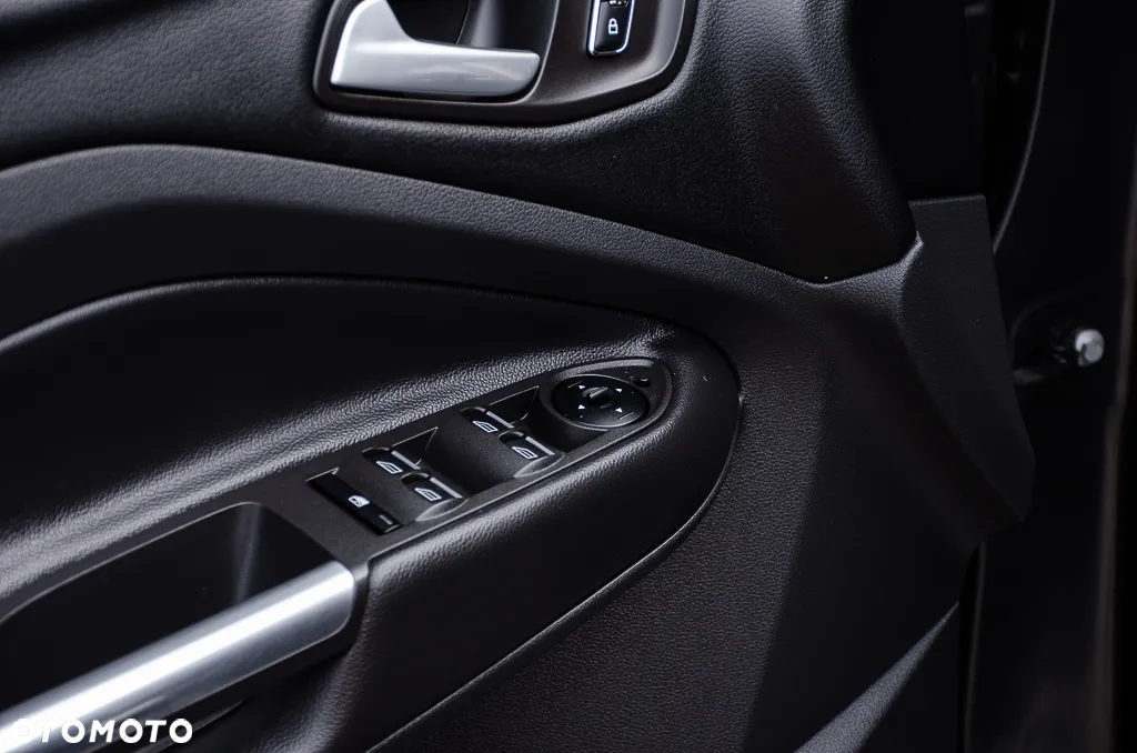 Ford Kuga 1.5 EcoBoost 4WD Titanium - 33