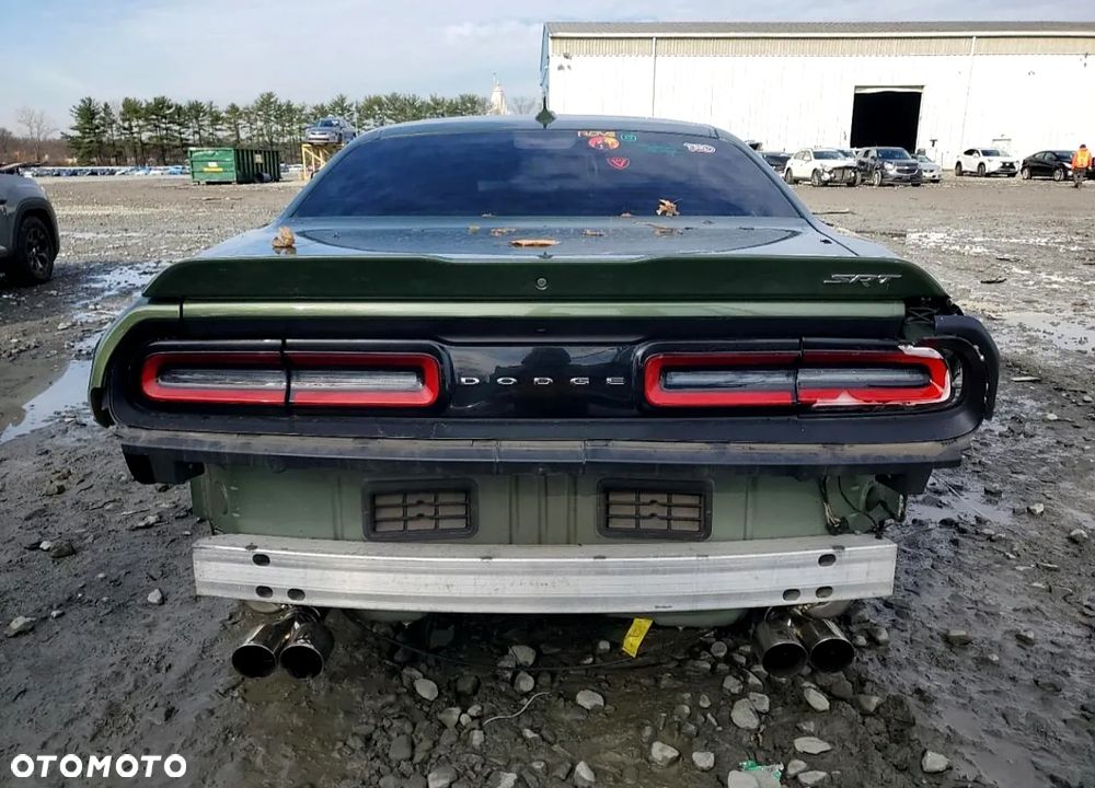 Dodge Challenger - 5