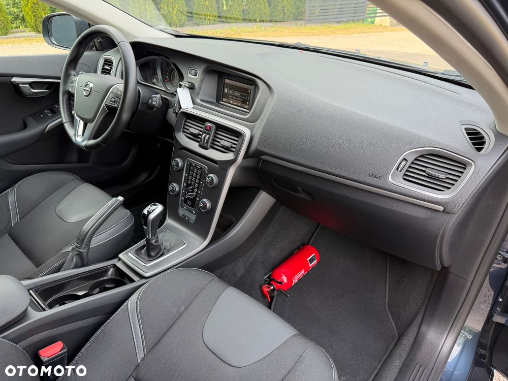 Volvo V40 D2 Momentum - 26