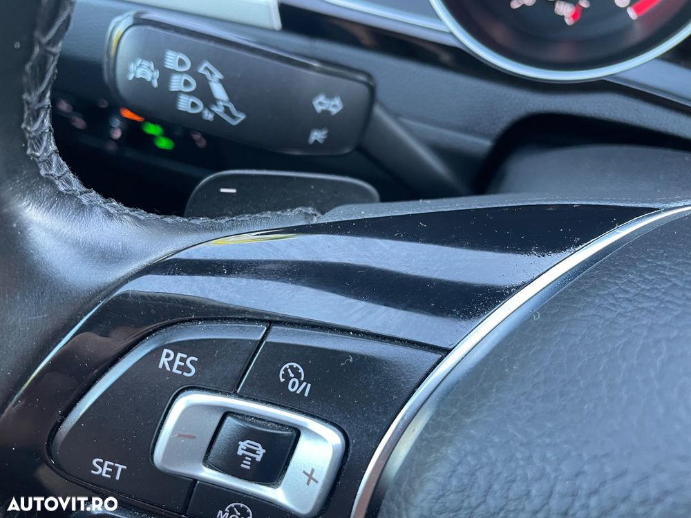 Volkswagen Passat - 25