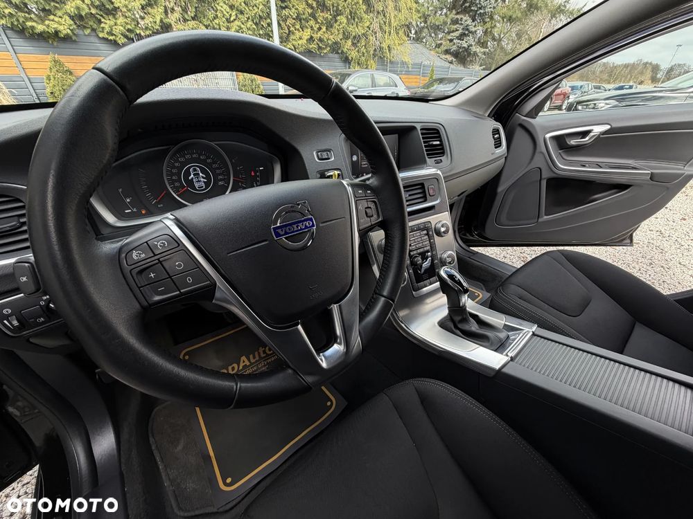 Volvo V60 D3 Geartronic Momentum Pro - 19