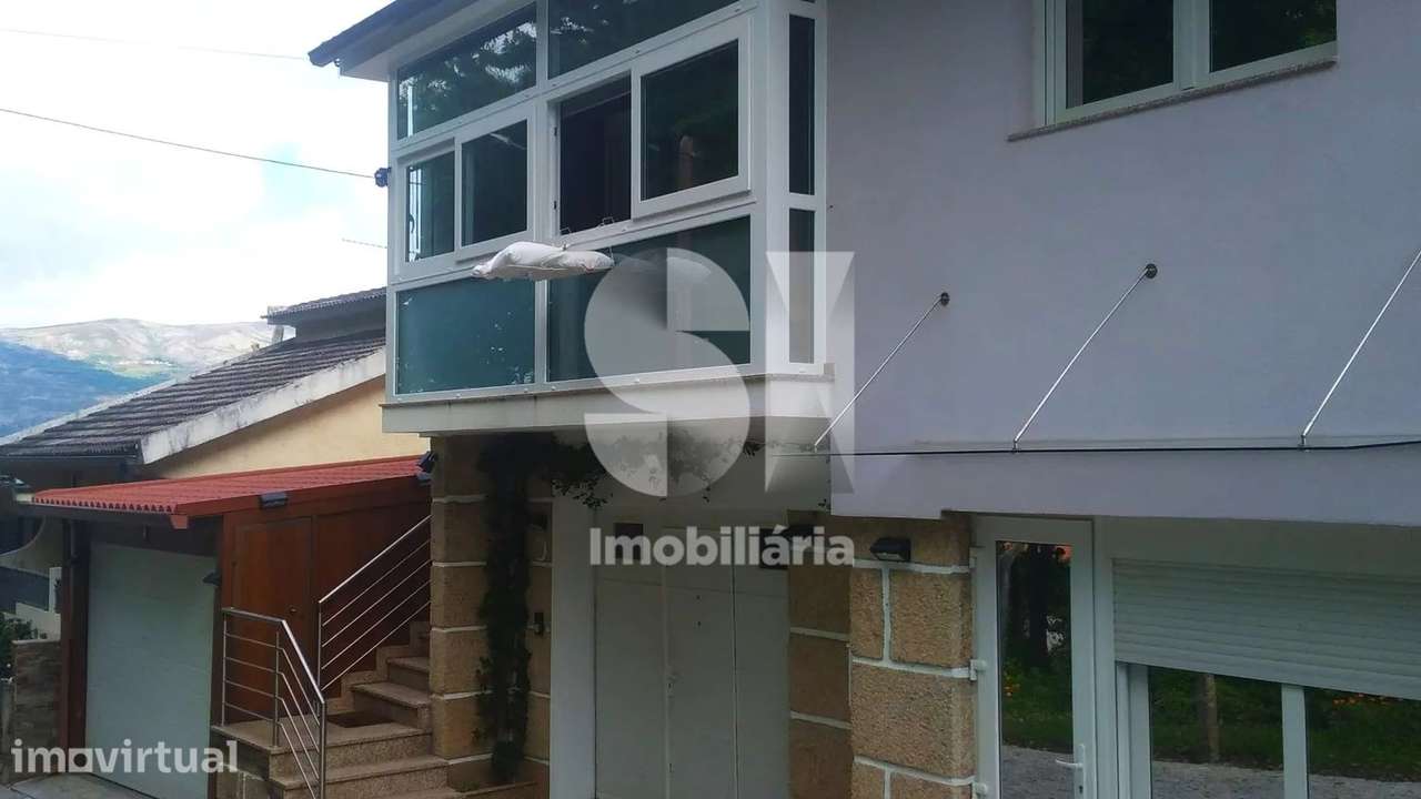 Moradia T4 + T1 - Grande imagem: 2/11