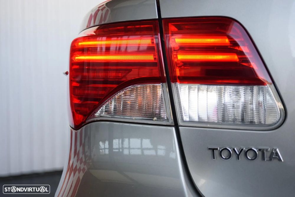 Toyota Avensis SD 2.0 D-4D Exclusive - 7