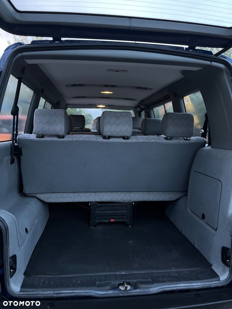Volkswagen Caravelle - 28