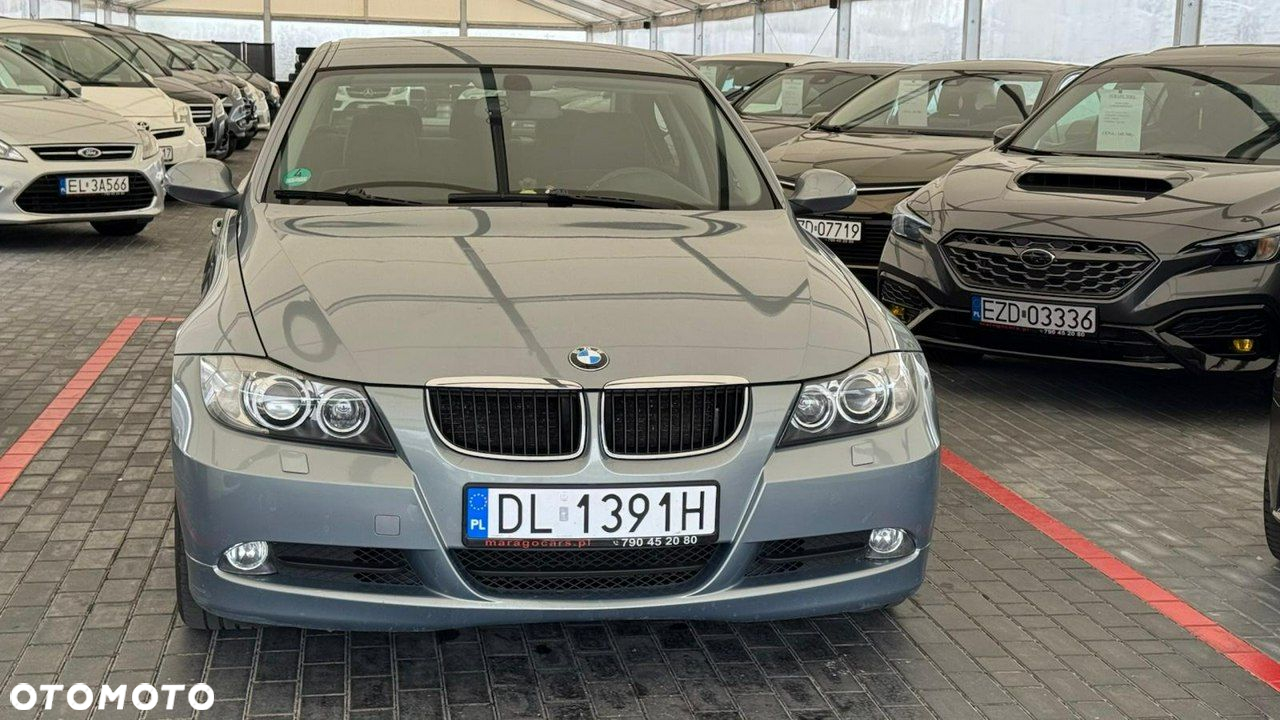 BMW Seria 3 320i - 4