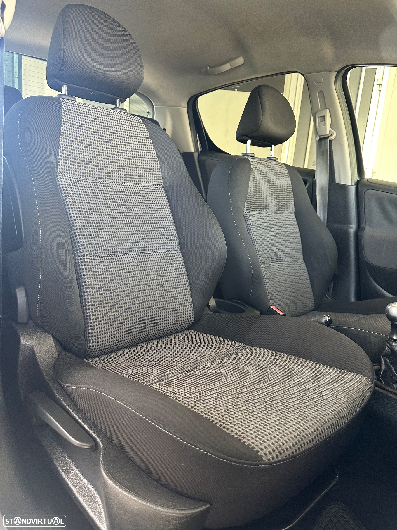 Peugeot 207 1.4 16V SE Sportium - 24