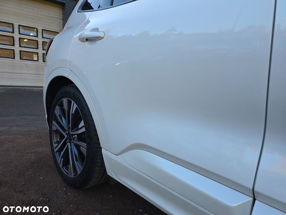 Ford Kuga 2.5 Duratec FHEV 4x4 ST-LINE - 16