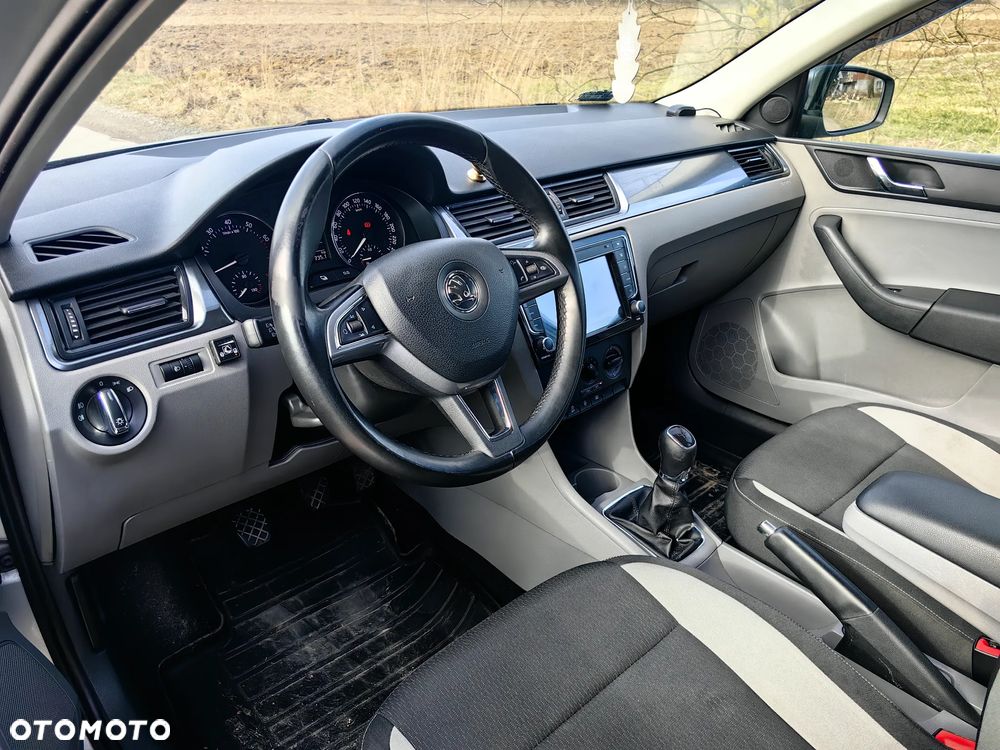 Skoda RAPID Spb 1.2 TSI Style Plus - 23