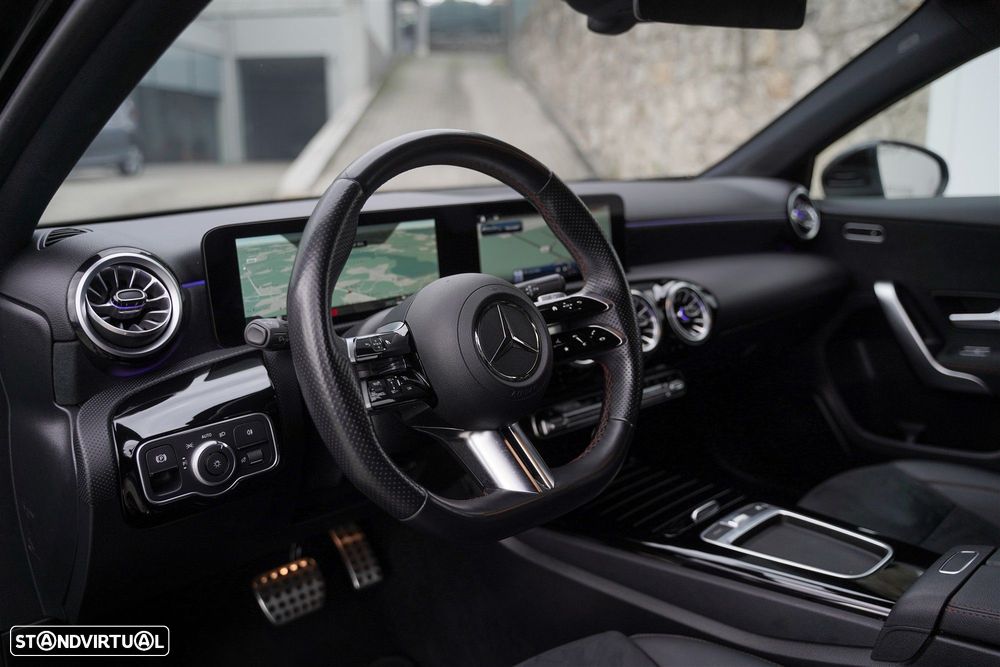 Mercedes-Benz A 250 e AMG Line - 33