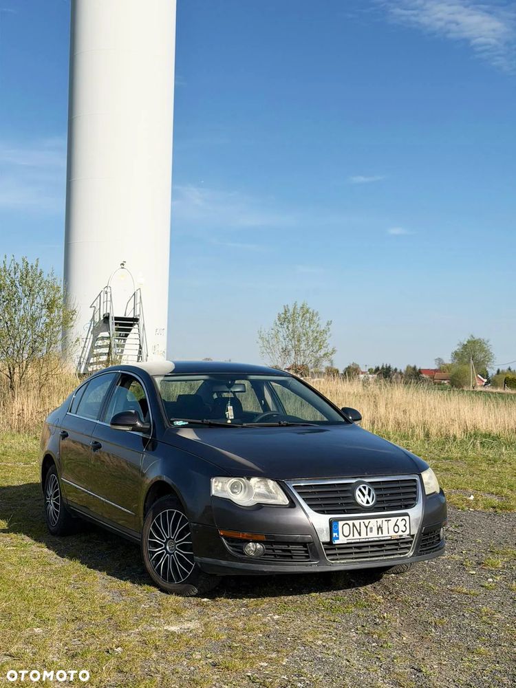 Volkswagen Passat 1.9 TDI Comfortline - 1