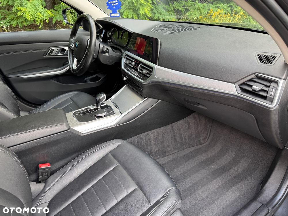 BMW Seria 3 318d Edition Luxury Line Purity - 21