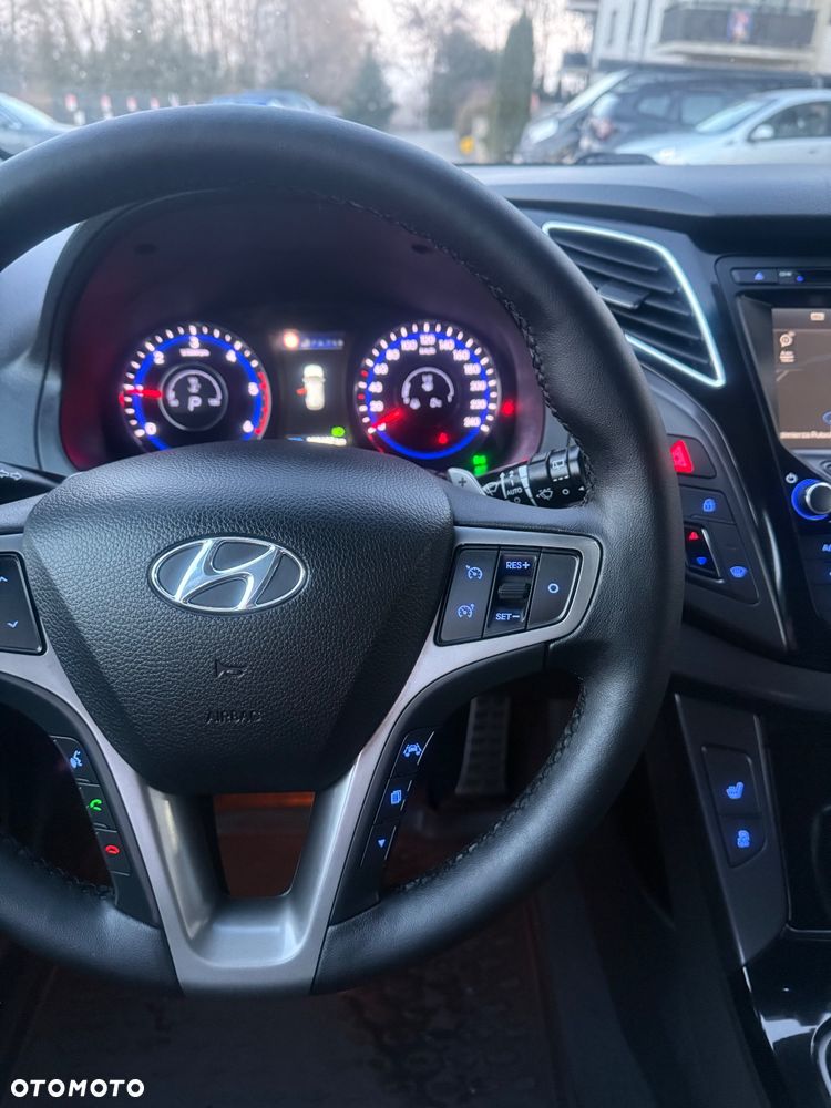 Hyundai i40 Kombi blue 1.7 CRDi DCT Premium - 23