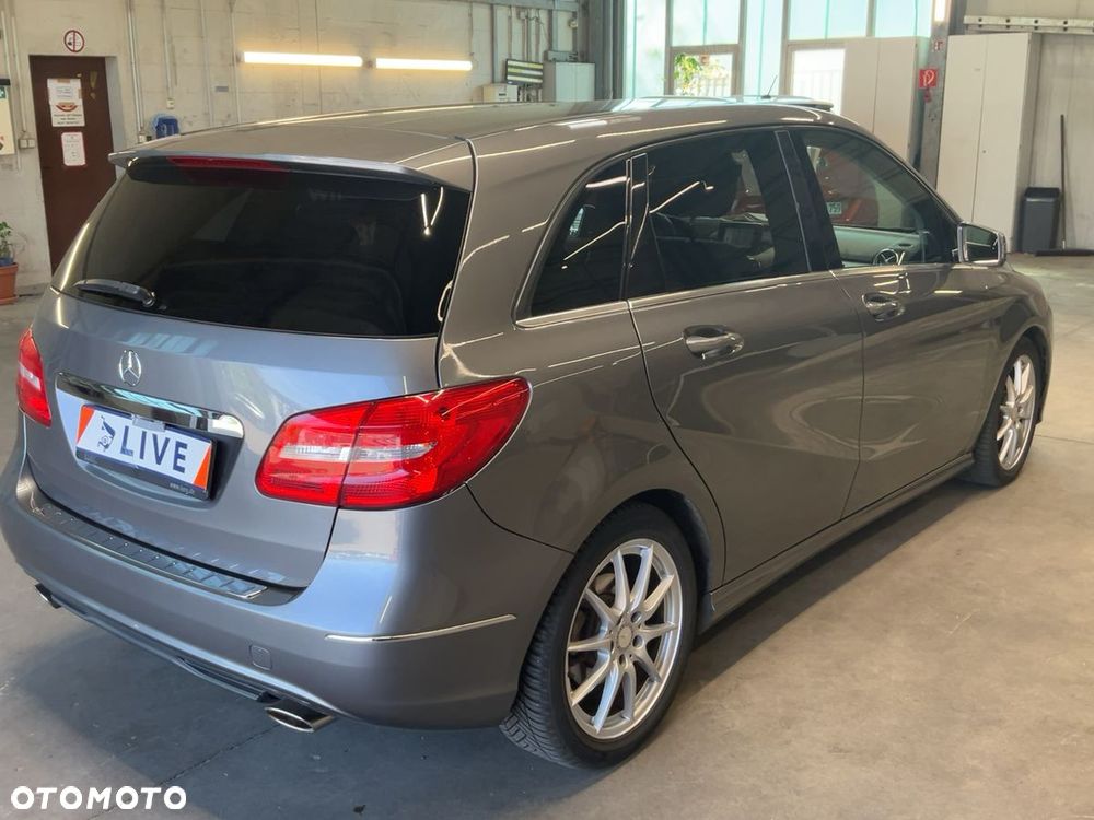 Mercedes-Benz Klasa B 180 BlueEFFICIENCY Edition Style - 29