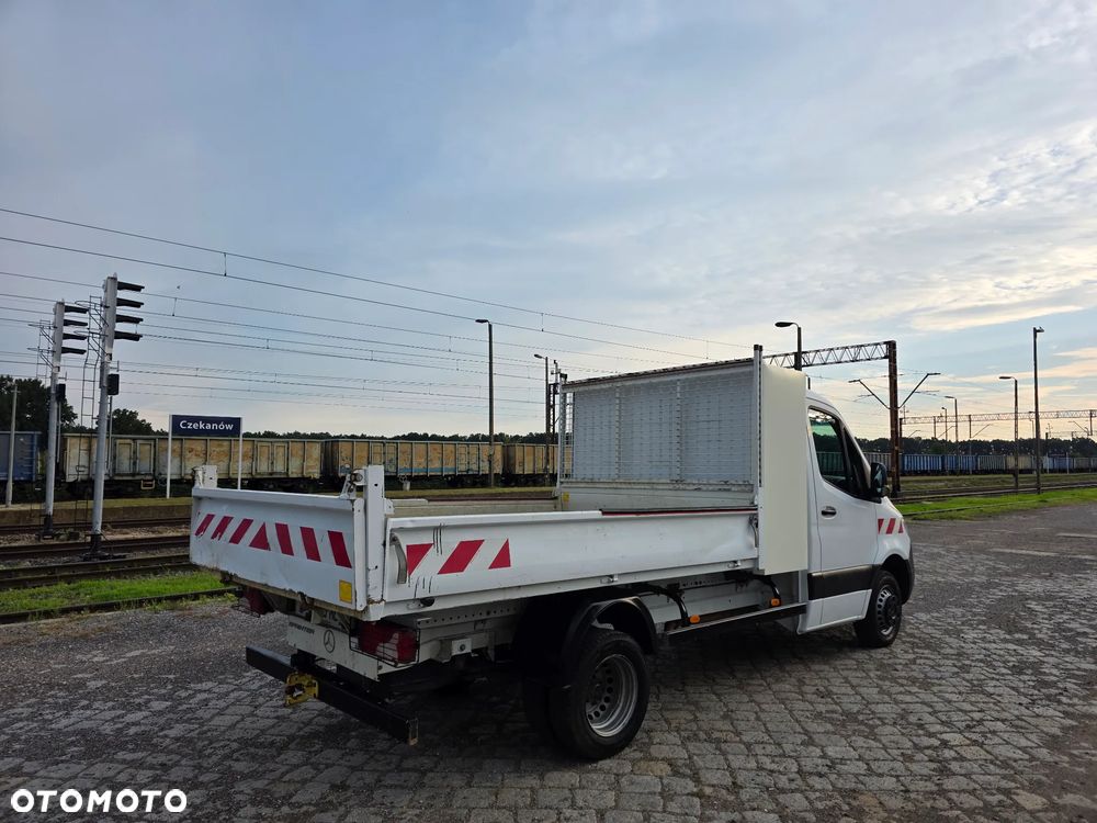 Mercedes-Benz Sprinter - 11