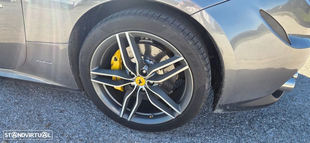 Ferrari FF 6.3 V12 - 9