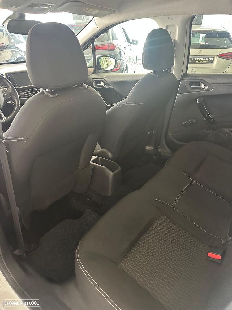 Peugeot 208 1.2 PureTech Allure - 7