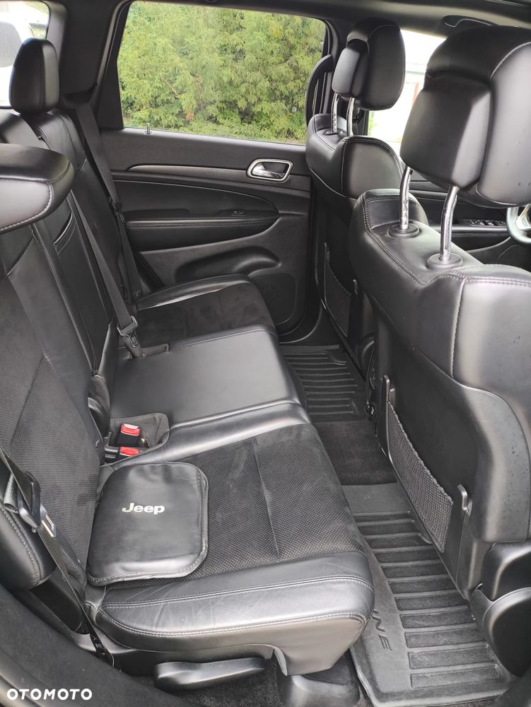 Jeep Grand Cherokee - 12