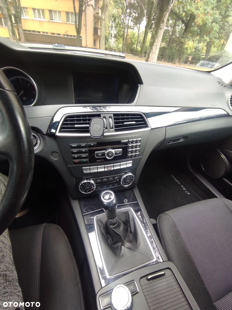 Mercedes-Benz Klasa C 180 CDI DPF (BlueEFFICIENCY) - 22