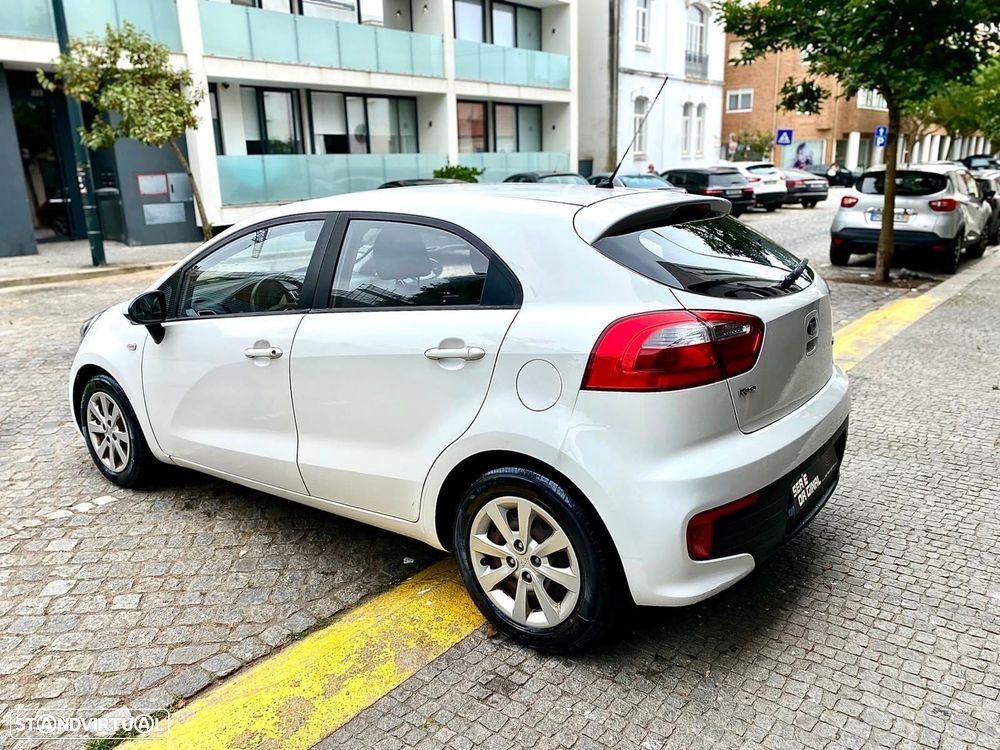Kia Rio 1.1 CRDi - 8