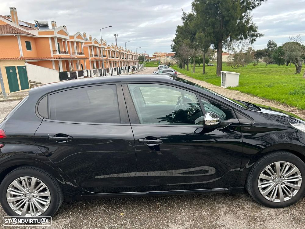 Peugeot 208 1.5 BlueHDi Signature - 4