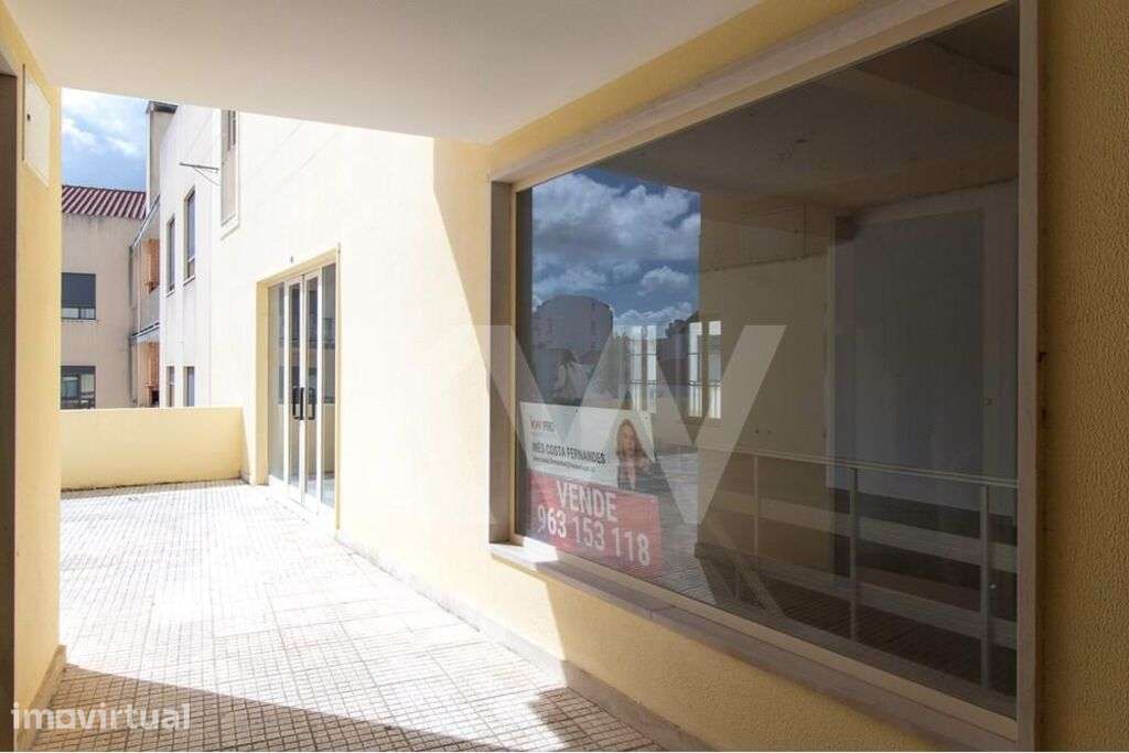 Loja no centro de Mafra,  2 pisos e 2 Wc`s, parqueamento na cave, aces - Grande imagem: 4/29