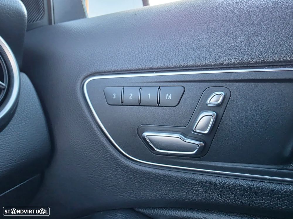 Mercedes-Benz GLA 180 d Urban - 29