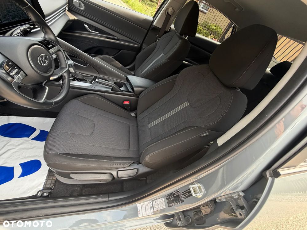 Hyundai Elantra 1.6 Modern CVT - 12