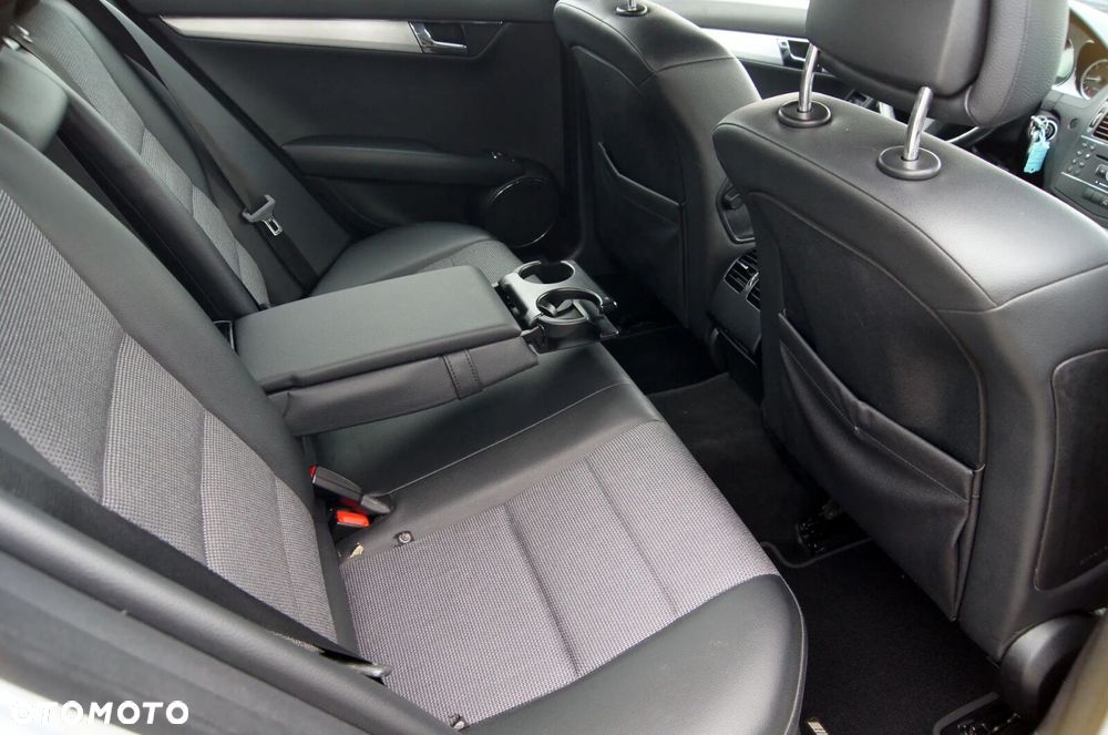 Mercedes-Benz Klasa C 250 CDI Avantgarde Edition - 18