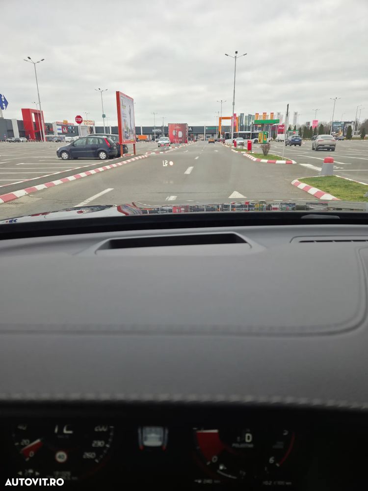 Volvo XC 60 D4 AWD Geartronic RDesign - 32