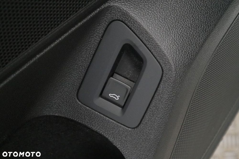 Volkswagen Passat 1.5 TSI EVO Elegance DSG - 18