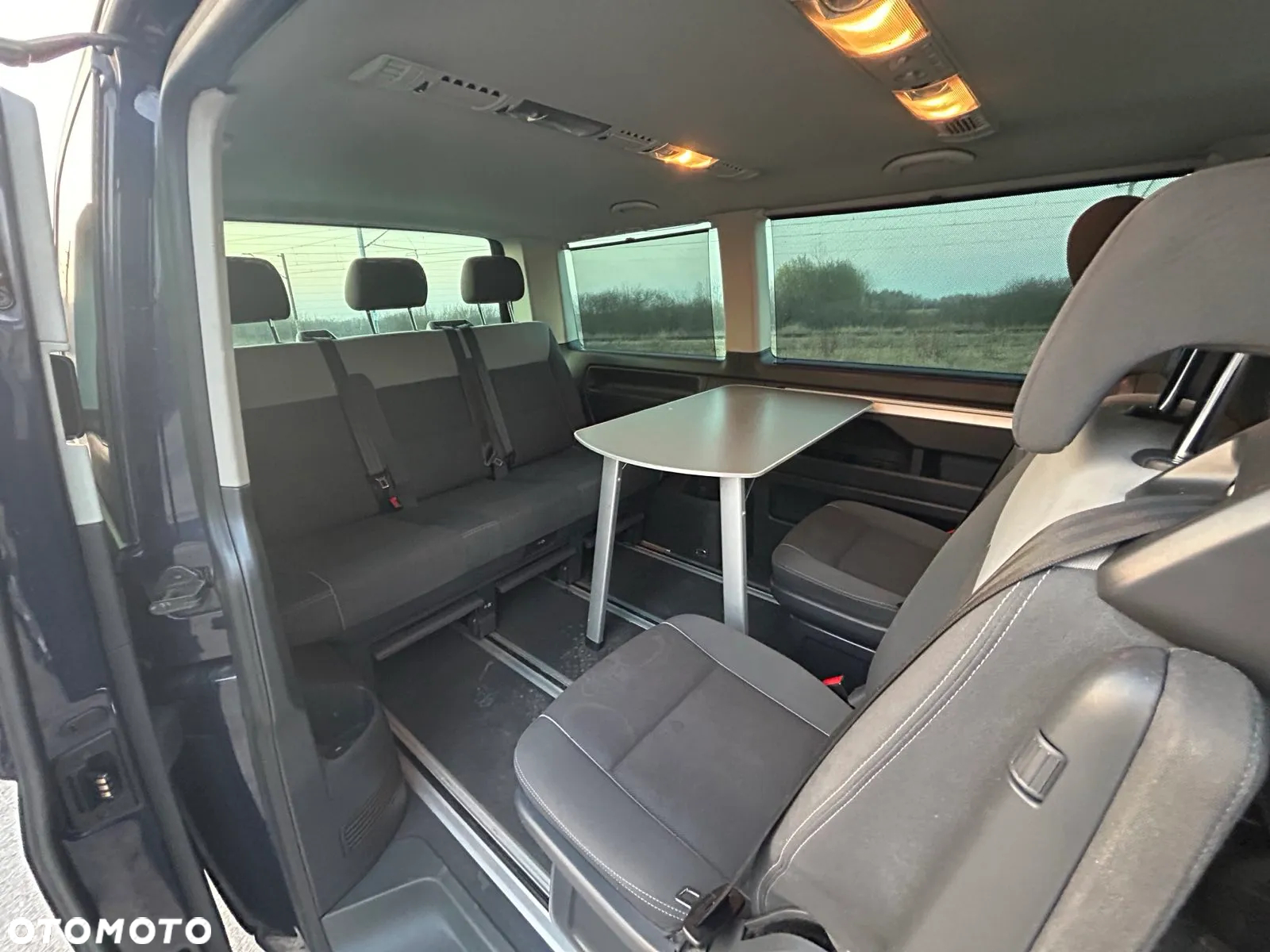 Volkswagen Multivan - 28