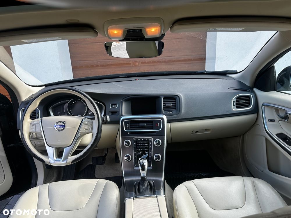Volvo V60 T5 Drive-E Momentum - 21