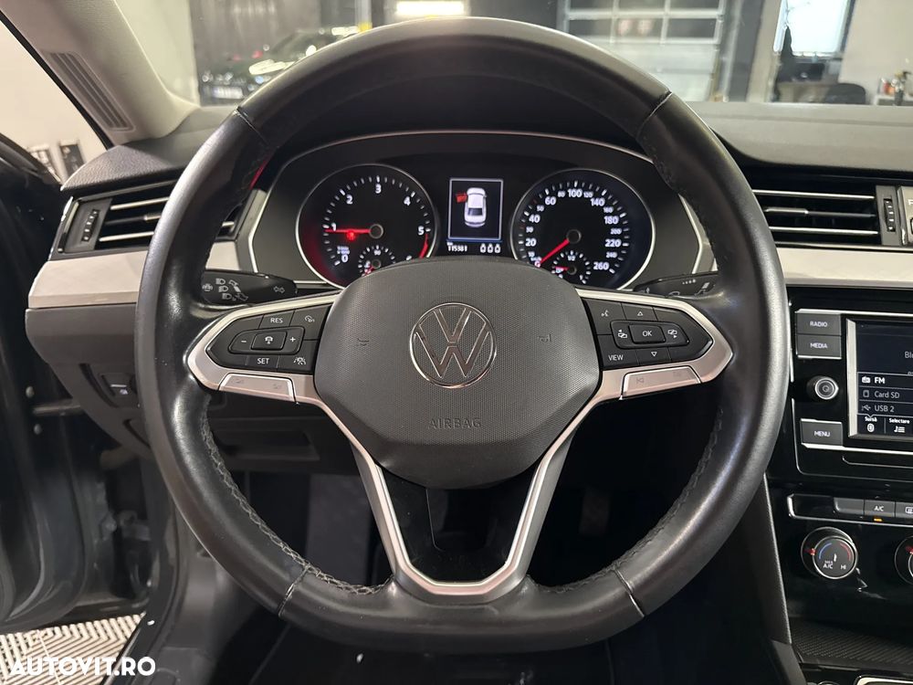 Volkswagen Passat - 15