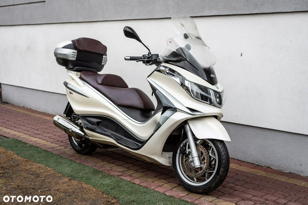 Piaggio X10 - 1