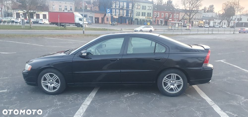 Volvo S60 2.4D5 Momentum - 4