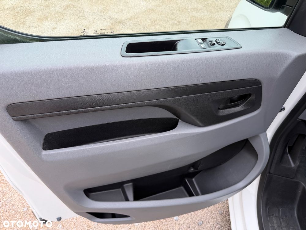 Opel Vivaro - 21