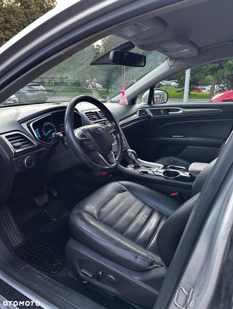 Ford Fusion - 5
