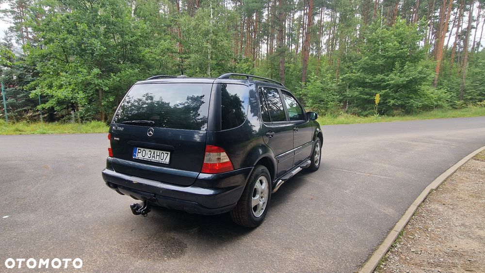 Mercedes-Benz ML 350 - 4