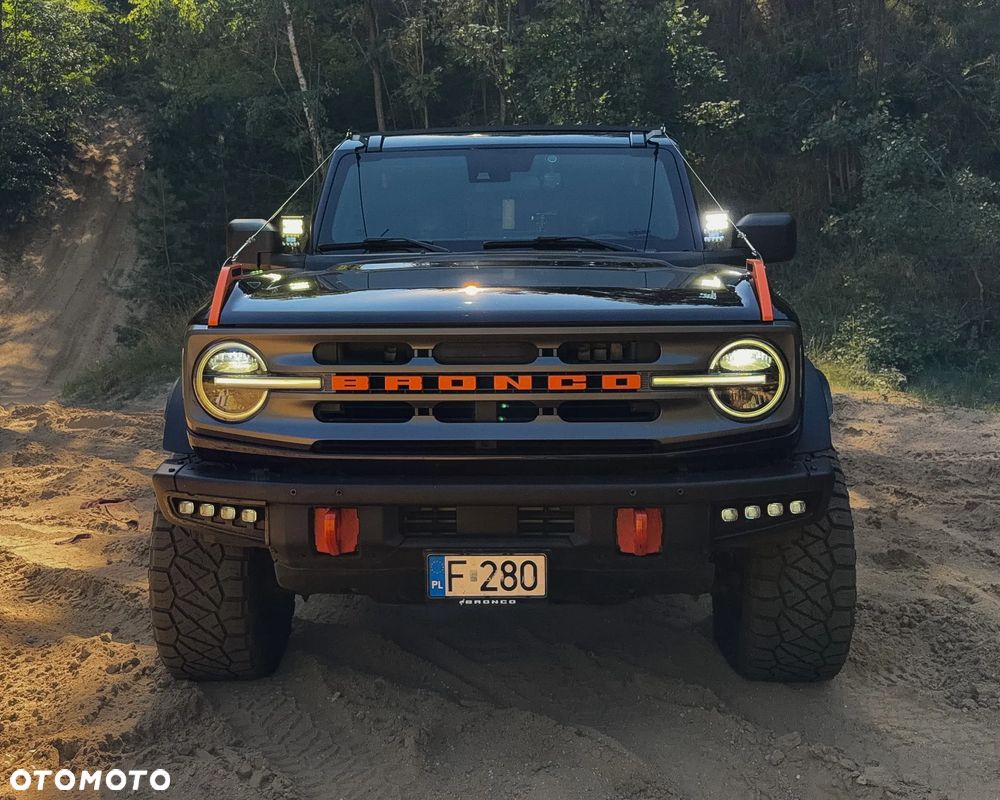 Ford Bronco - 5