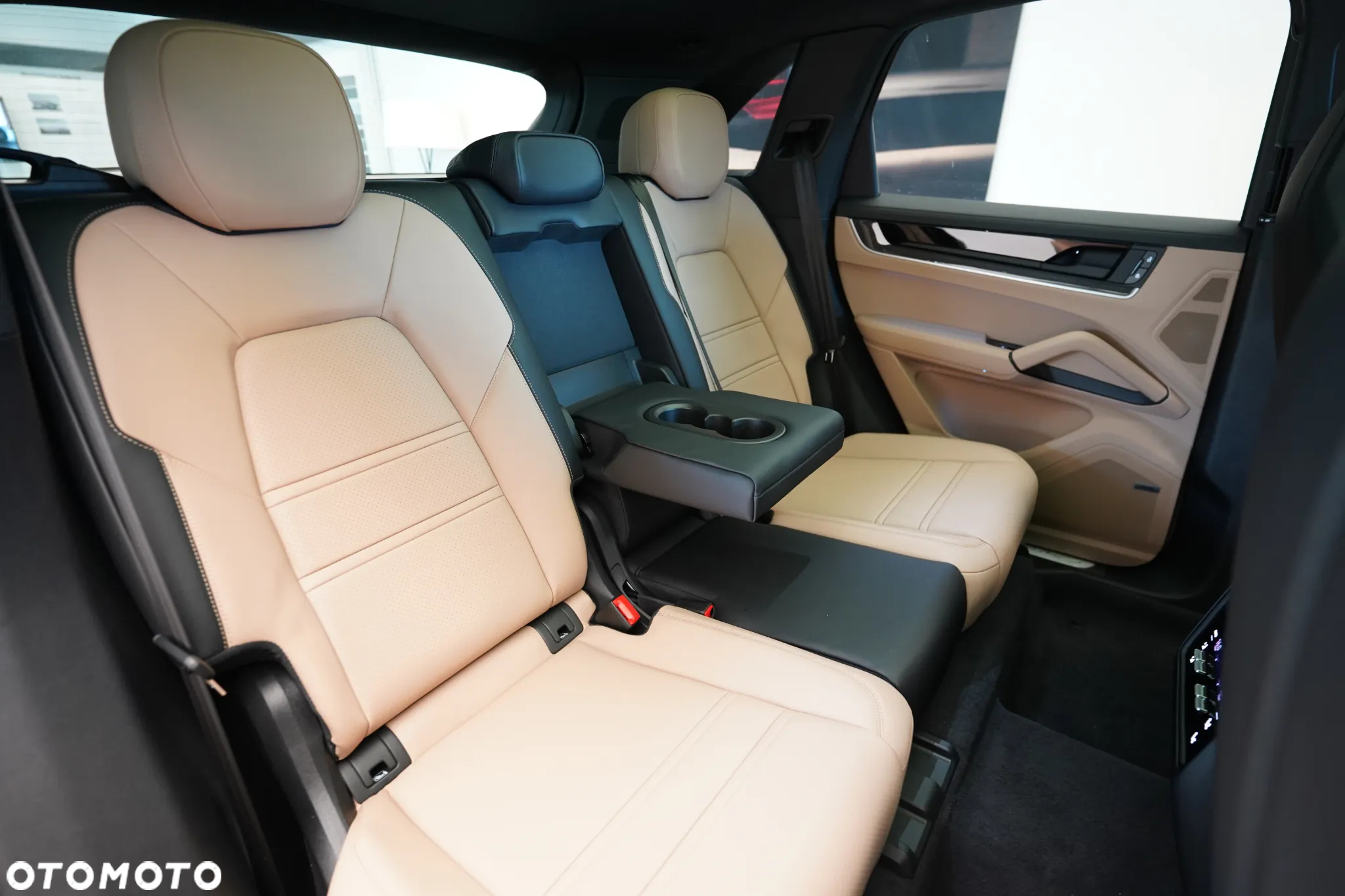 Porsche Cayenne S - 11